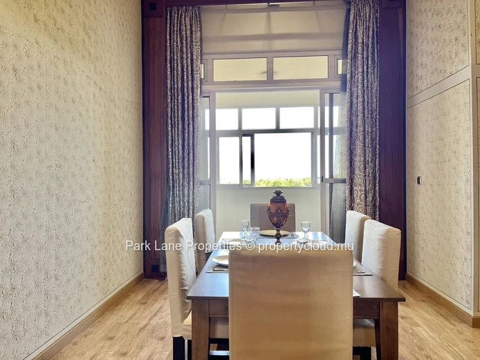 Penthouse de luxe 4 Chambres avec terrasse panoramique à Curepipe