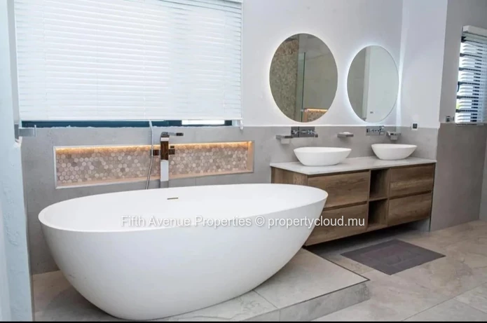 Flic En Flac - Villa De Prestige De 4 Chambres