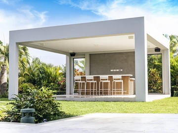 6 Bedroom Villa