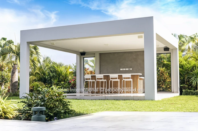 Villa de luxe à vendre à Mont Choisy Golf Estate, Île Maurice. Plus de 1 000 m² habitables, 6 chambres en suite, mais...