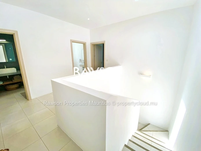 Duplex Meublé De 3 Chambres | Jardin & Piscine | Pereybère | Disponible À Partir De Juillet 2026