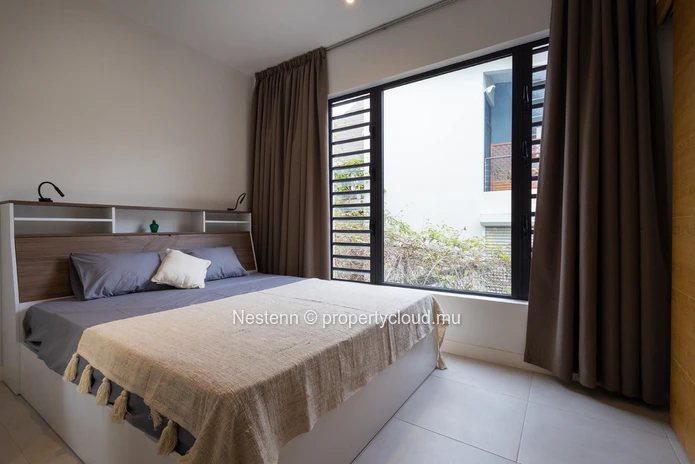 Magnificent 3-bed apartment in residence in a quiet area.