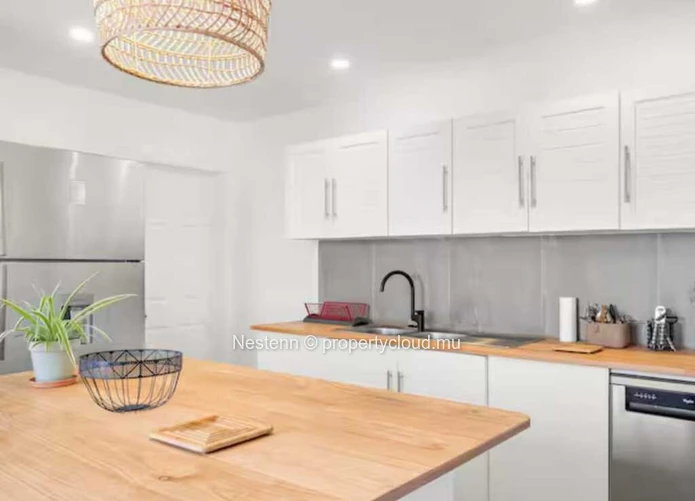 Charming and bright 4 bedroom semi-detached villa