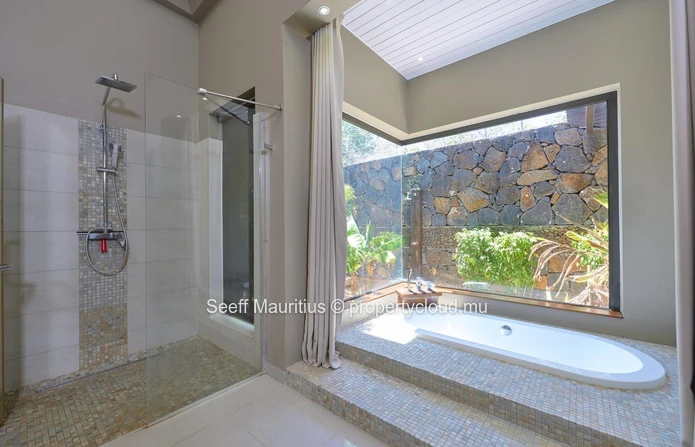 Votre Maison de Rêve à Grand Baie : Villa Tranquille avec Piscine et Plus
