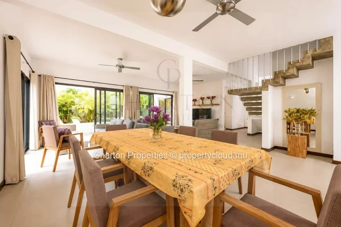 Villa meublée de 4 chambres avec piscine à quelques pas de la plage de Trou aux Biches