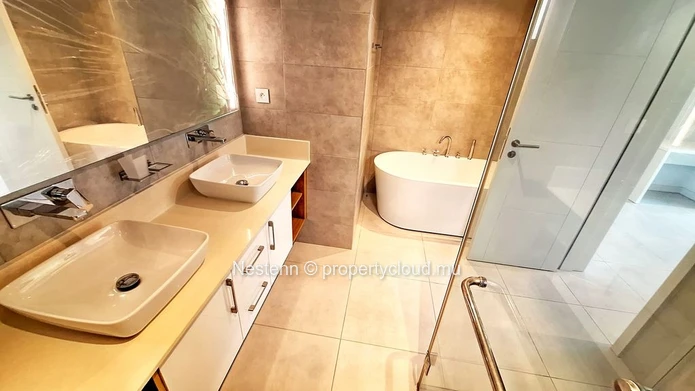 Superb 3-bedroom apartment in a secure residence