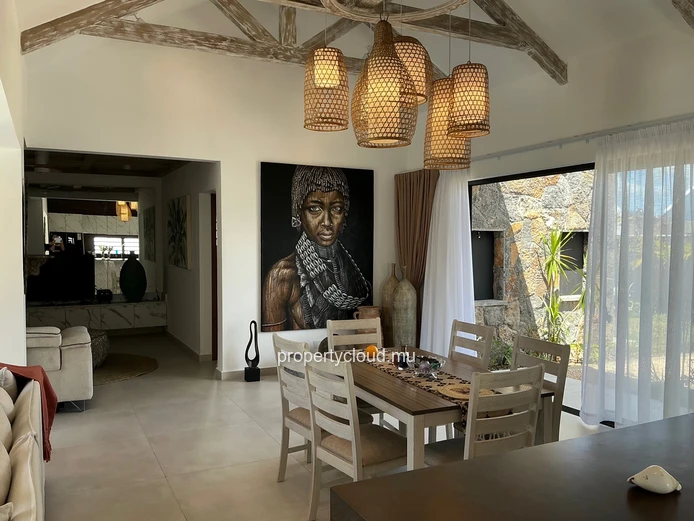 Beautiful 3-bedroom villa for rent on Mount Mascal – Calodyne / Grand Baie