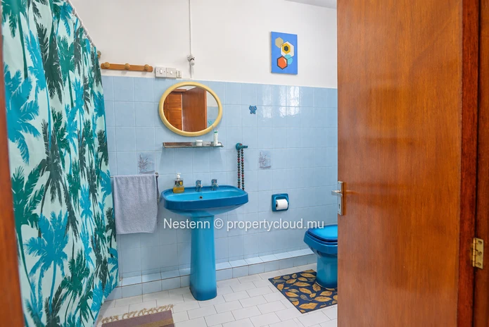 Charmante Maison Traditionnelle de 4 Chambres avec Grande Cour