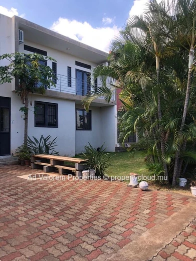 À vendre – Grande Maison à Pointe aux Sables avec piscine