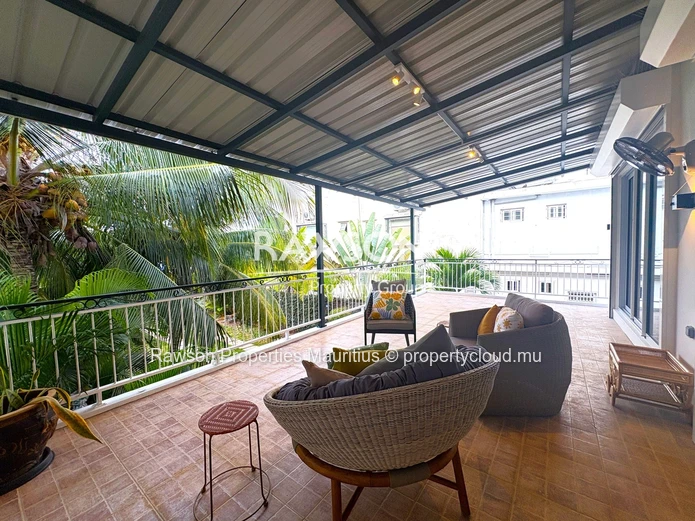4 Bedroom Duplex | Freshly Renovated | Pointe Aux Canonniers