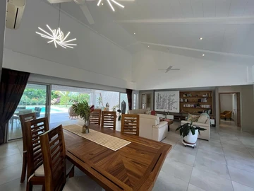 5 Bedroom Villa