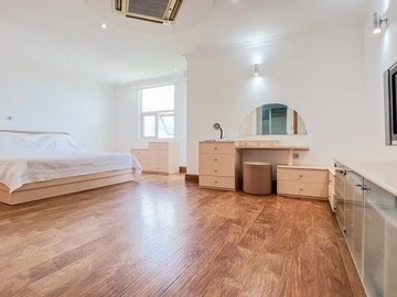 4 Bedroom Apartment