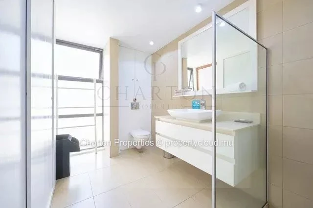 Élégant appartement de 1 chambre en rez-de-jardin à quelques pas des plages de Mont Choisy