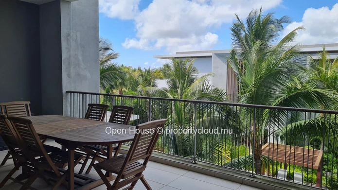 Mont Choisy Park in Grand Baie - IRS Apartment for sale 214m², 3 bedrooms, shared swimming pool, accessible to foreig...