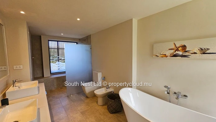 Captivating Elegance : Explore this modern villa