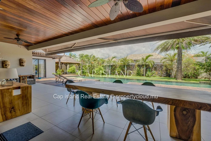 Villa 5 chambres et son jardin tropical - GRAND BAIE -