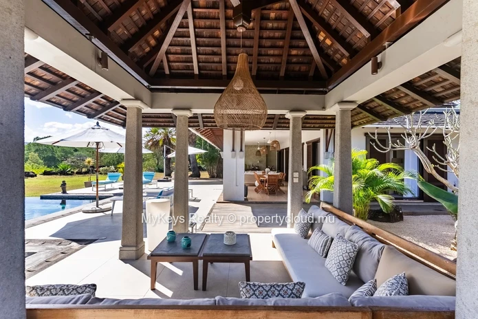 Villa d'exception dans un Golf.