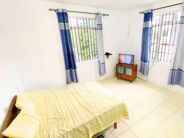 6 Bedroom House