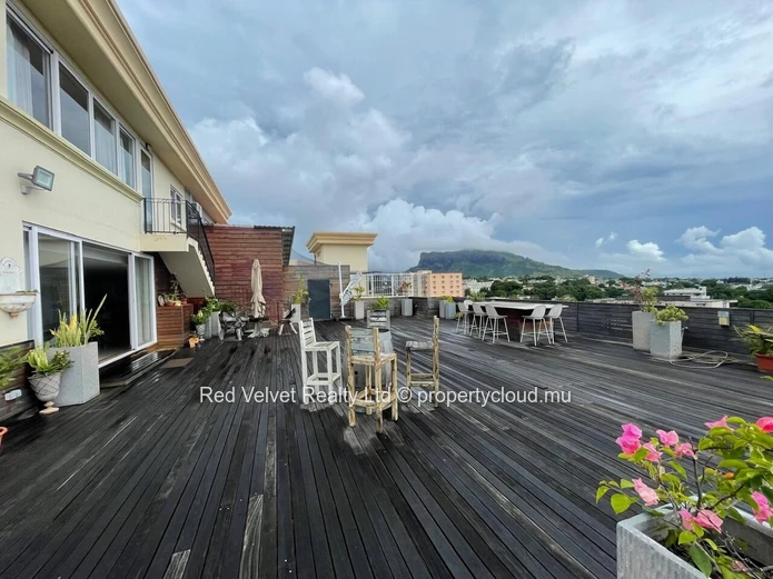 Luxury Duplex Penthouse – 570sqm Interior with 165sqm Rooftop Terrace & Mountain Views