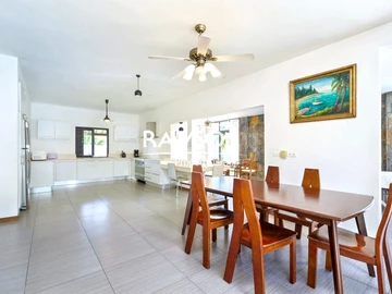 Exceptional Villa Facing Belle Mare Beach