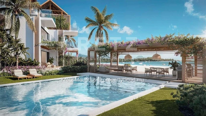 Waterfront penthouse with private pool near the marina