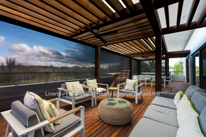 Penthouse for sale in Golf estate