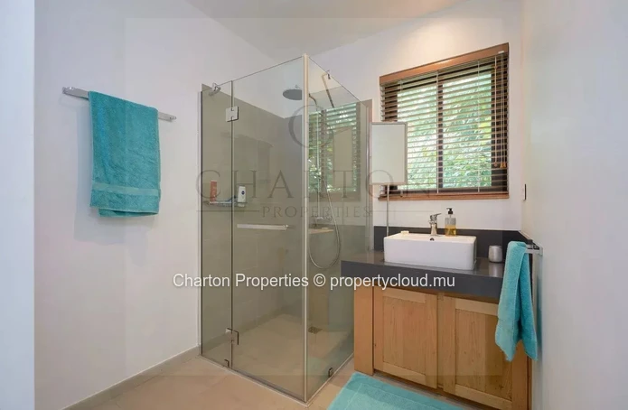 Appartement de prestige 3 chambres en rez-de-jardin entre élégance et douceur côtière
