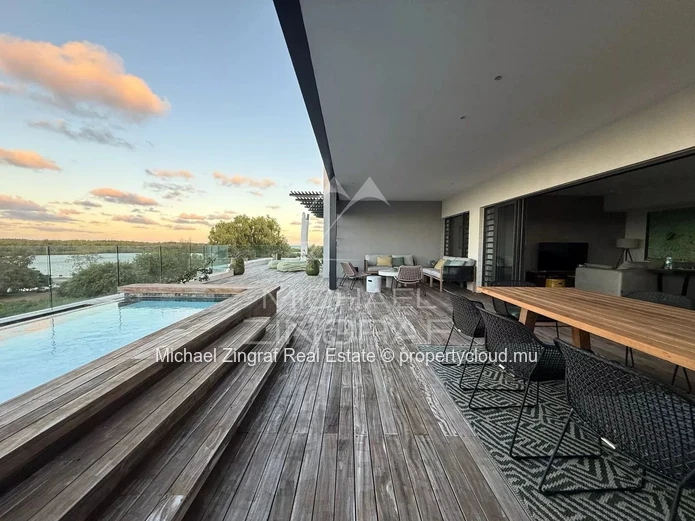 Penthouse d’Exception avec Vue Mer