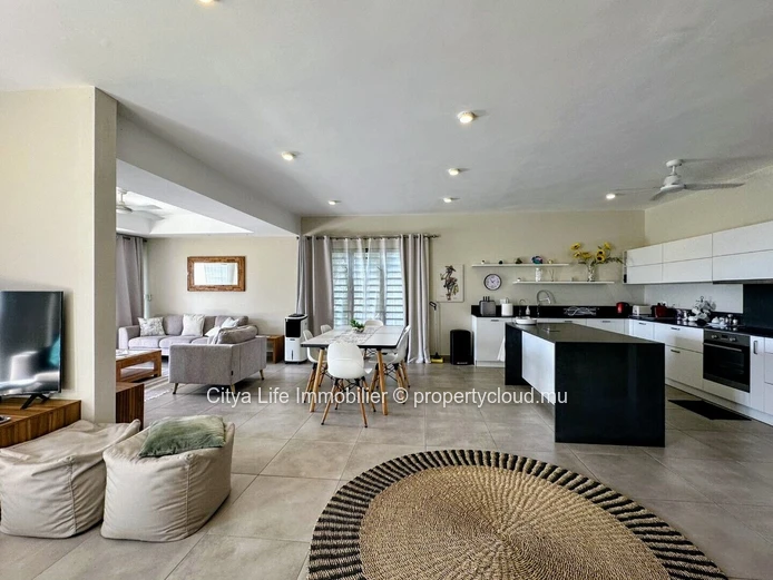 Penthouse de 3 chambres avec piscine à vendre à Péreybère