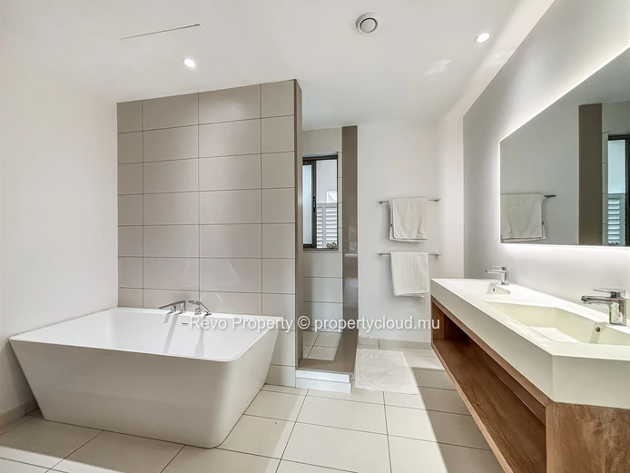 Exclusivity : Penthouse in the heart of Pereybere