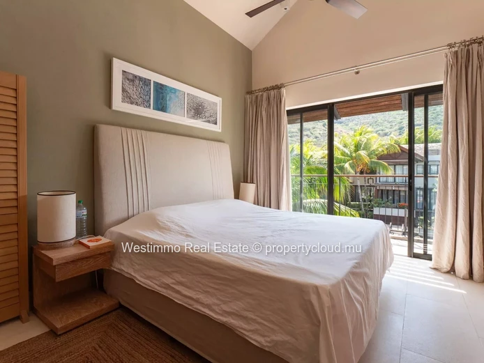 3-bedroom duplex with private pontoon at La Balise Marina
