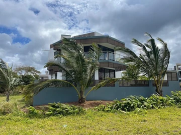 Stunning Coastal Oasis 