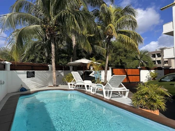12 Bedroom Hotel