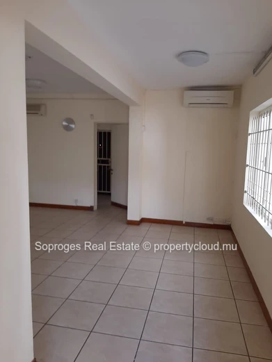 Quatre Bornes, Office Space for Rent 