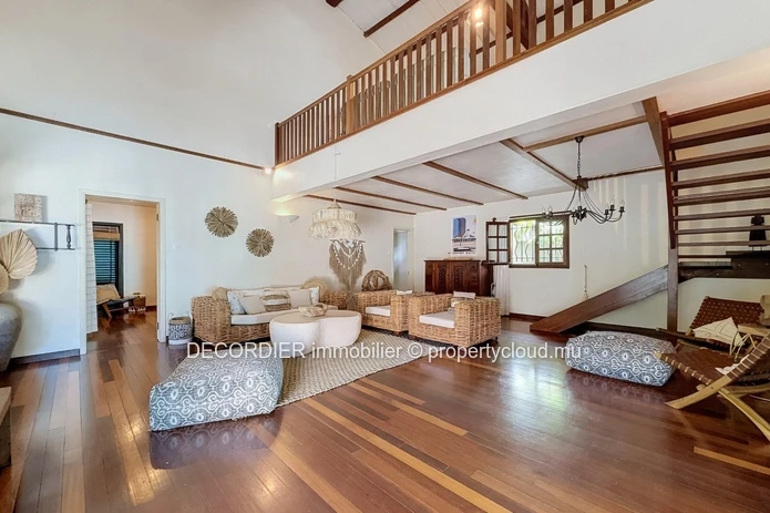 A Spacious House with a Swimming Pool in Saint-Antoine