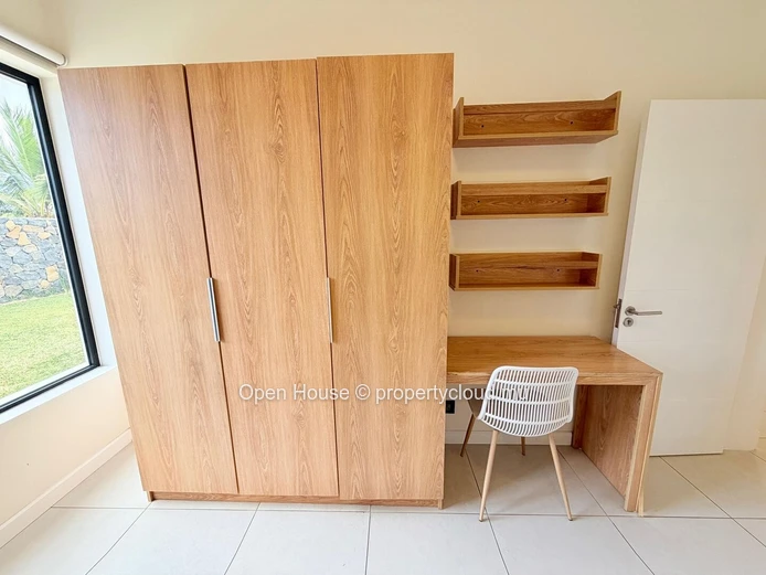 Furnished 320m² Villa for Rent in Charmoze