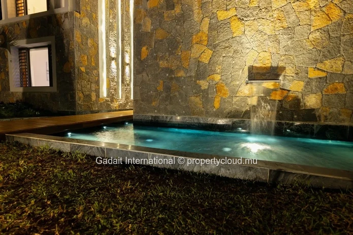 Luxury Villa with Private Mooring for Sale | La Balise Marina – Black River
