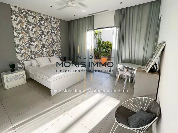 Luxury villa with pool for rent in Grand Baie – Mauritius | 420 m² | 4 en suite bedrooms | Long-term rental