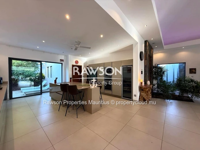 Luxury Villa | 4 En-Suite Bedrooms + Office | Private Pool | Pereybere
