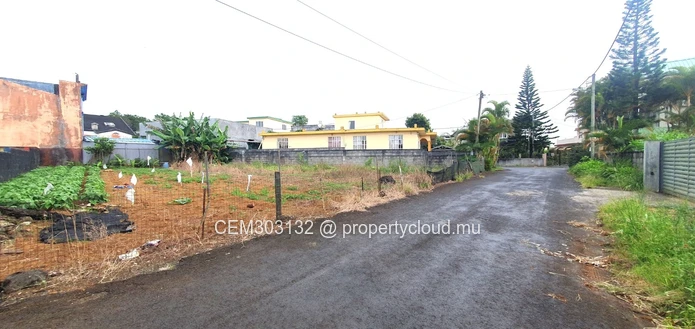 9 perches prime residential land for sale in Verdun