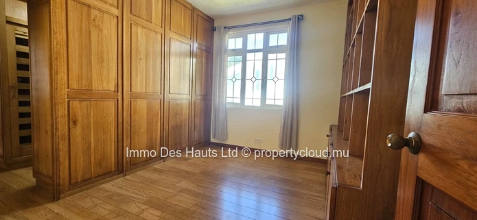  2-bedroom first-floor house for long-term rent in Sodnac, Quatre Bornes