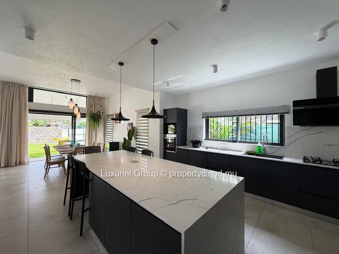 Contemporary Villa For Rent In Grand Gaube – Private Pool & Tranquil Setting