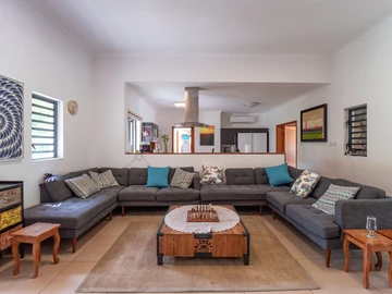 5 Bedroom Villa