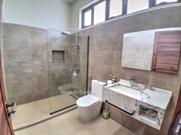 Villa contemporaine 4 chambres avec piscine 