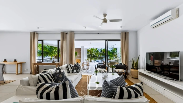 GRAND BAIE - Ultra-Luxury Penthouse - 3 Bedrooms