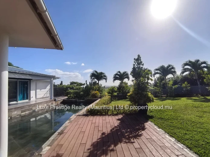 Luxury 4-Bedroom Villa with Coin de Mire Views in Domaine de Belle Vue | Spacious Family Home Near Northfields Intern...