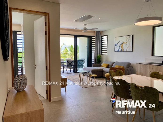 Luxury 2-Bed Apartment with Private Garden in Beachfront Residence