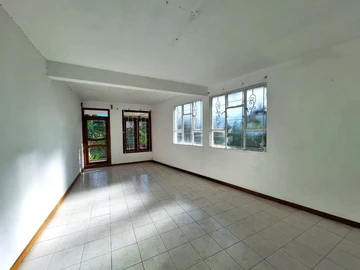 8 Bedroom Office