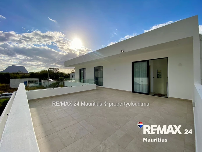 Surfer’s Paradise - New Modern Villa for Rent in La Gaulette