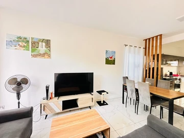 2 Bedroom Townhouse, Duplex